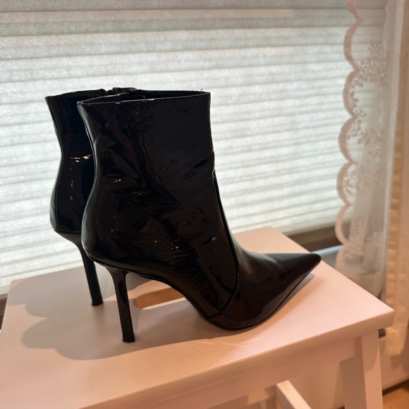 ZARA zip up boots. Black patent. Size 37 - Picture 2 of 4